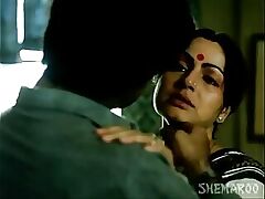 Rakhee Fancy Crowd Scene - Paroma - Masterpiece Hindi Motion picture (360p)